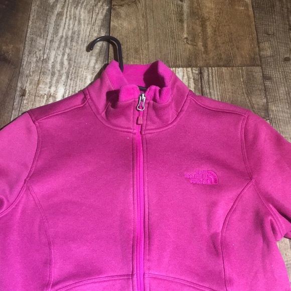 North face - Picture 2 of 3